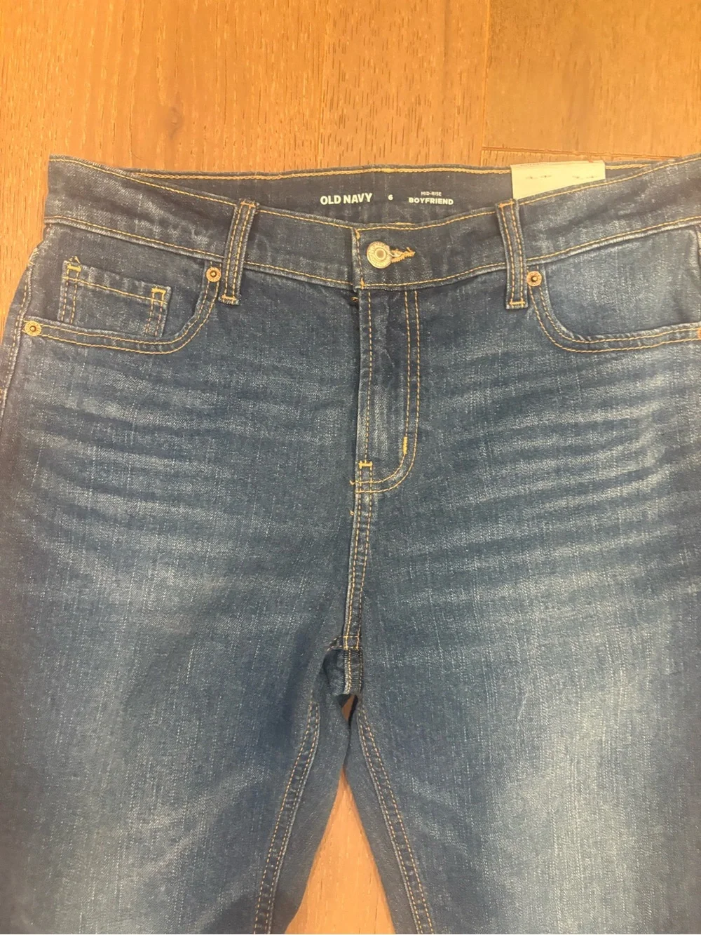 Old Navy $40 NWT Mid-Rise Boyfriend Distressed Crop Jeans 6 W 16” R 10.5” I 24” - Picture 4 of 9